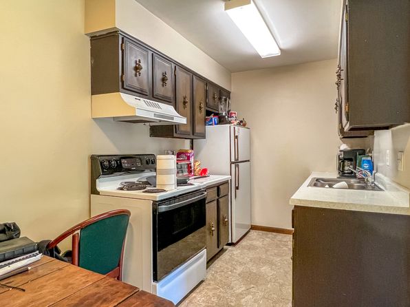 612 Willow Rd #1