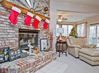 2 Gretna Green Ln, Bella Vista, AR 72715