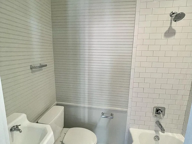 114 W Anderson St #C — Photo 5