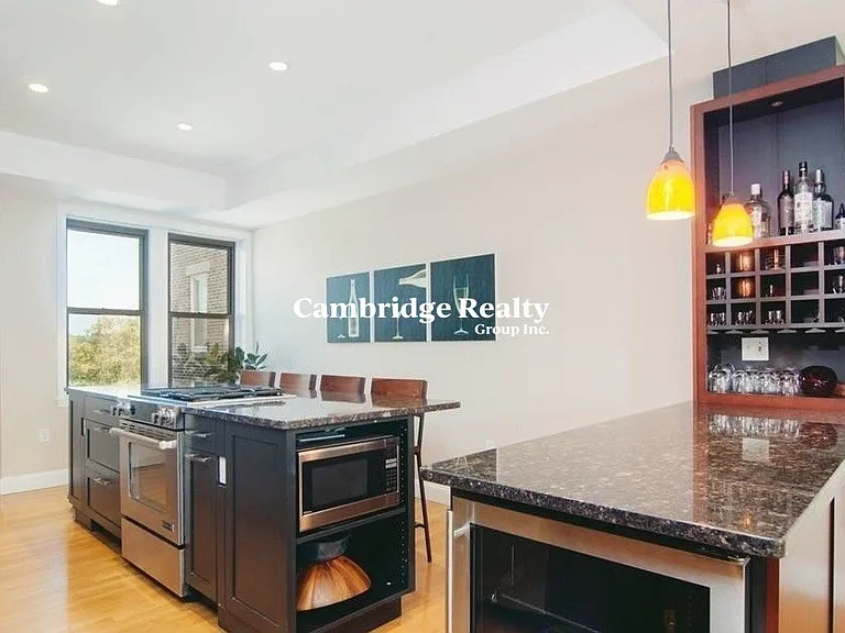 2021 Commonwealth Ave #T — Photo 3