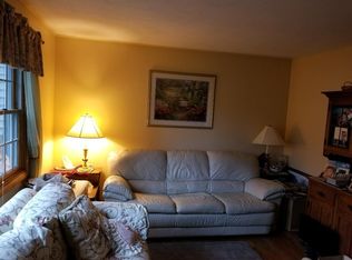 194 W 21st St, Huntington Station, NY 11746