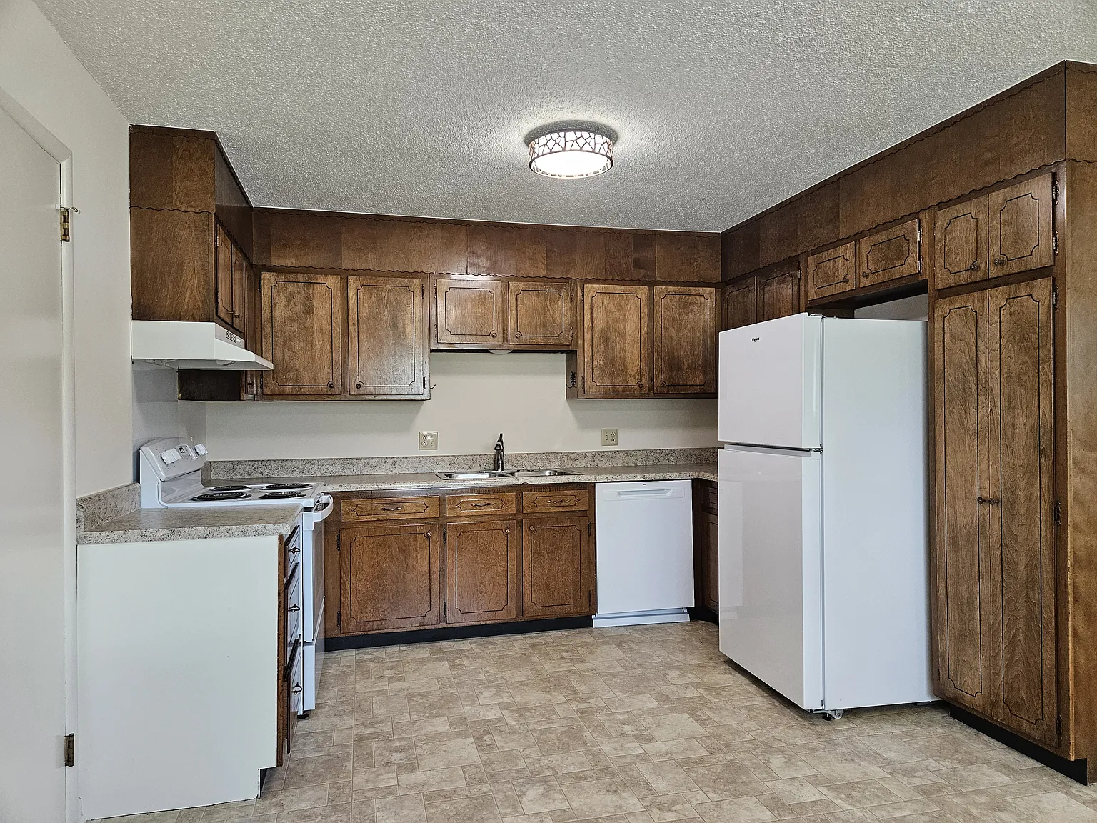 2 bed, 950 sqft, $1,400 — Photo 4