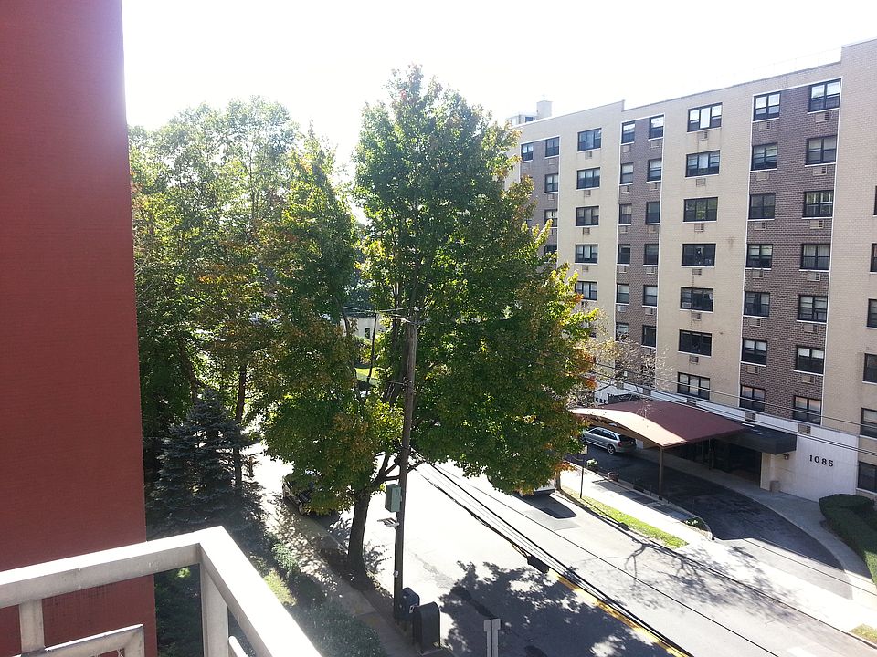 2nd image of 1100 Warburton Ave APT 2D