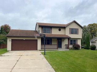 9400 S Kinney Ln, Oak Creek, WI 53154