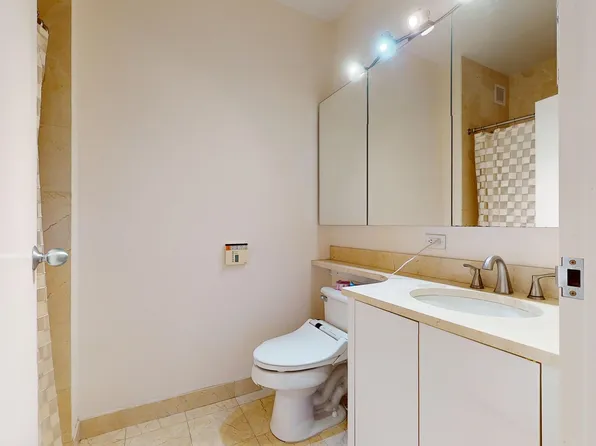 155 Oceana Drive East image 15 of 31