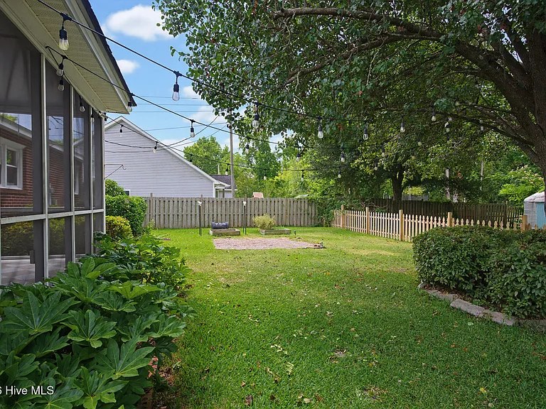 46 Holland Dr — Photo 41