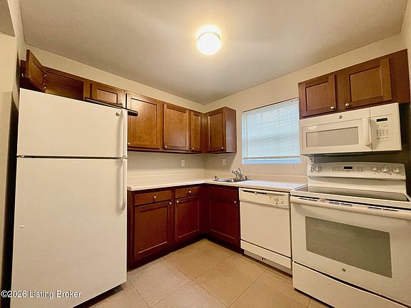 4th image of 3546 Brockton Ln #5
