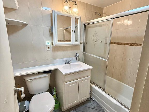 2nd image of 138-70 Elder Avenue #7G