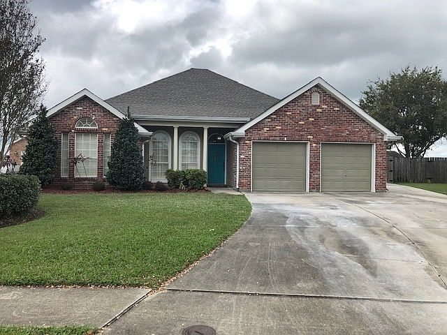 1st image of 225 Woodwind Dr
