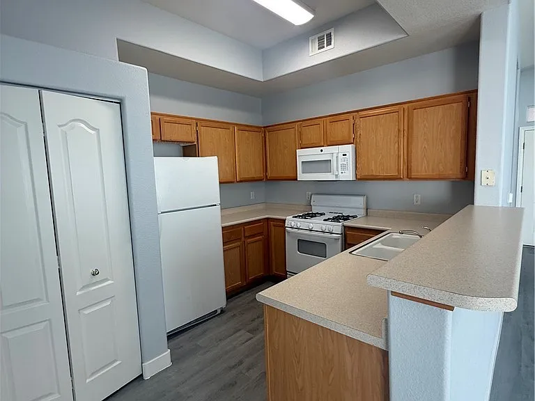 700 Carnegie St #1711 — Photo 4
