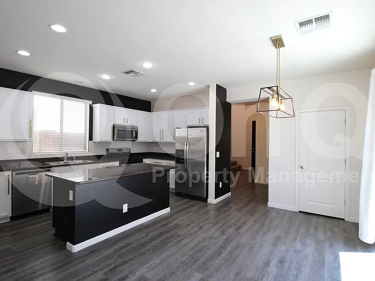 3450 E Tulsa St — Photo 6