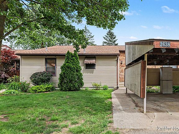3rd image of 2638 Chatham Woods Dr SE