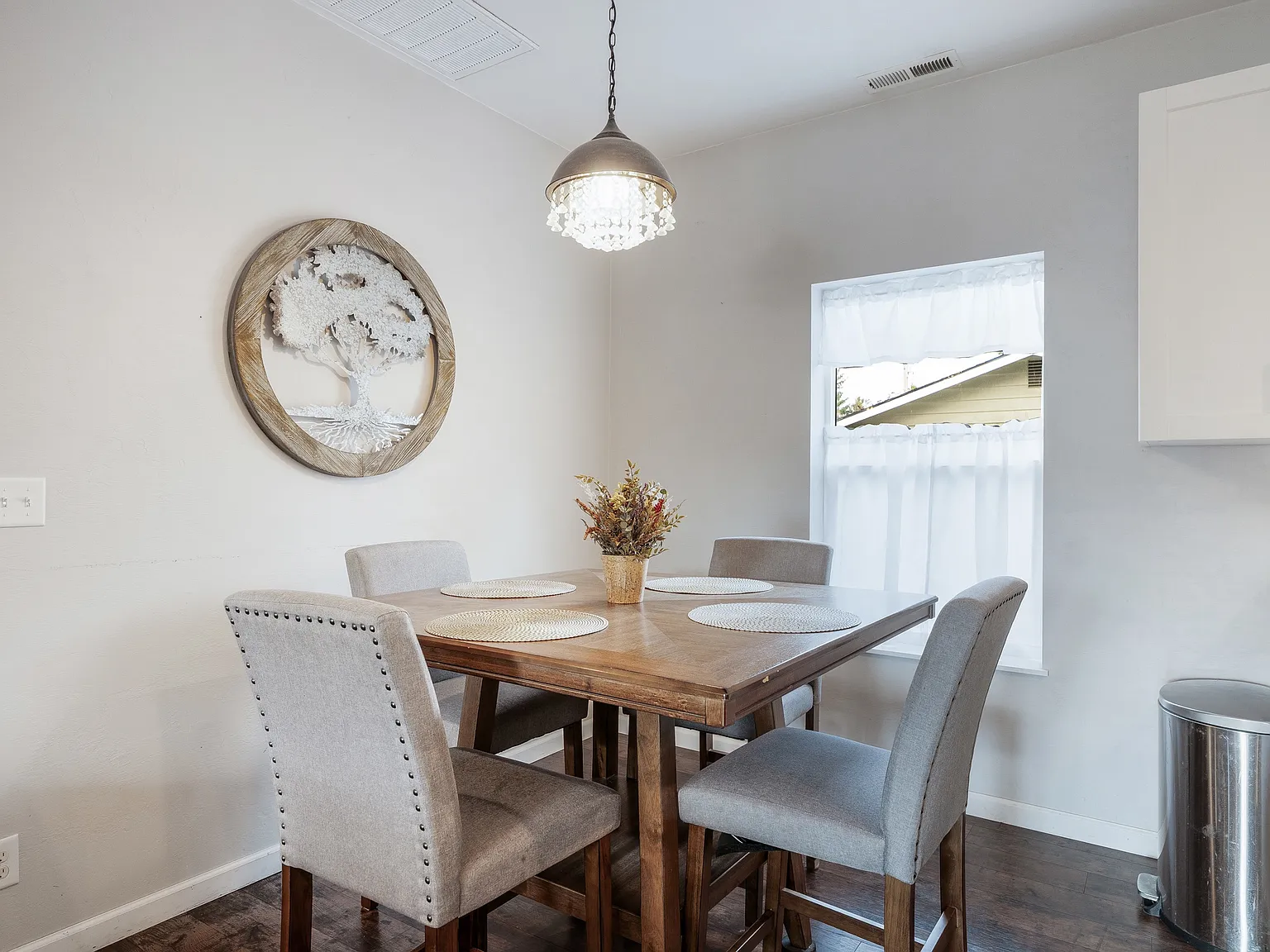 405 Art Lott Ln — Photo 4