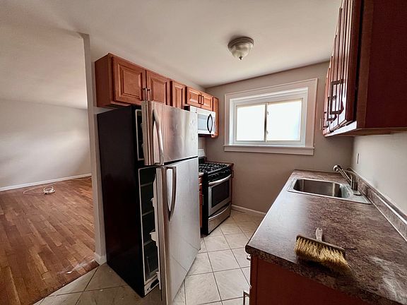 5th image of 460 Centre St APT 1