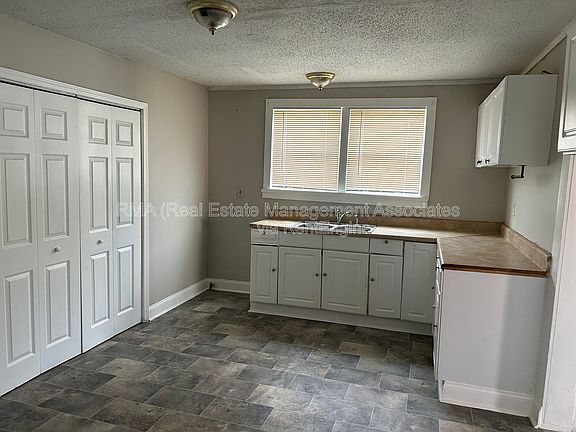 4th image of 618 Hammock St