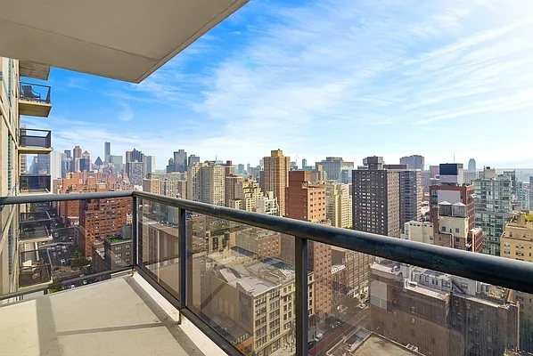 Rented by Mirador Real Estate | media 32