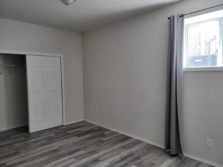 2021 Davis Ave S — Photo 2