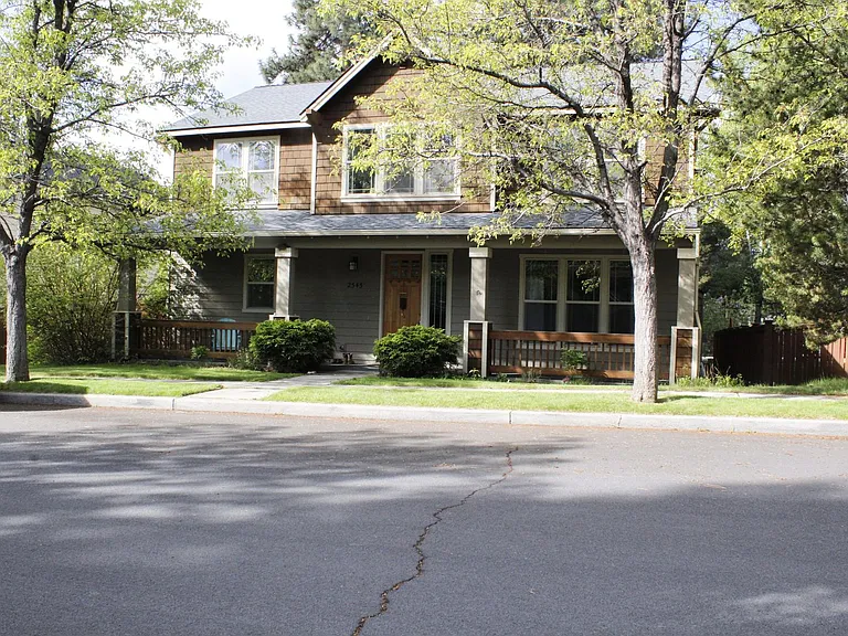 2345 NW Quinn Creek Loop — Photo 1