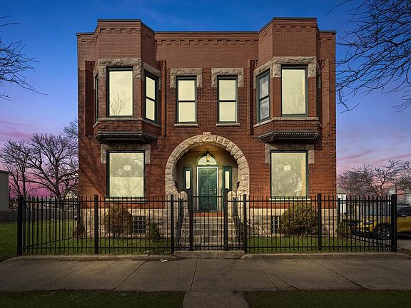 3rd image of 716-718 W 51st St