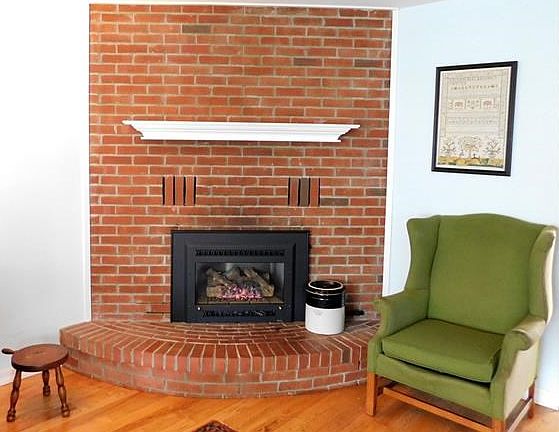 Natural gas fireplace provides heat and ambiance.