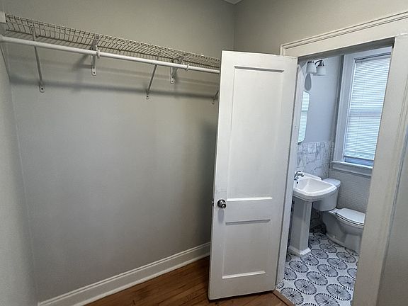 Closet 2 leading to the bathroom