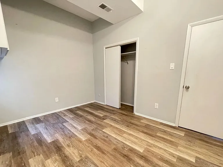 2034 Mount Vernon St #2F — Photo 6