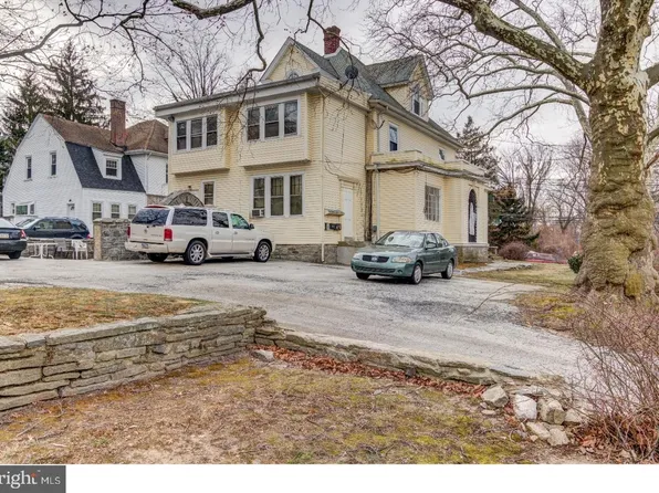 303-305 Sharon Ave, Sharon Hill, PA