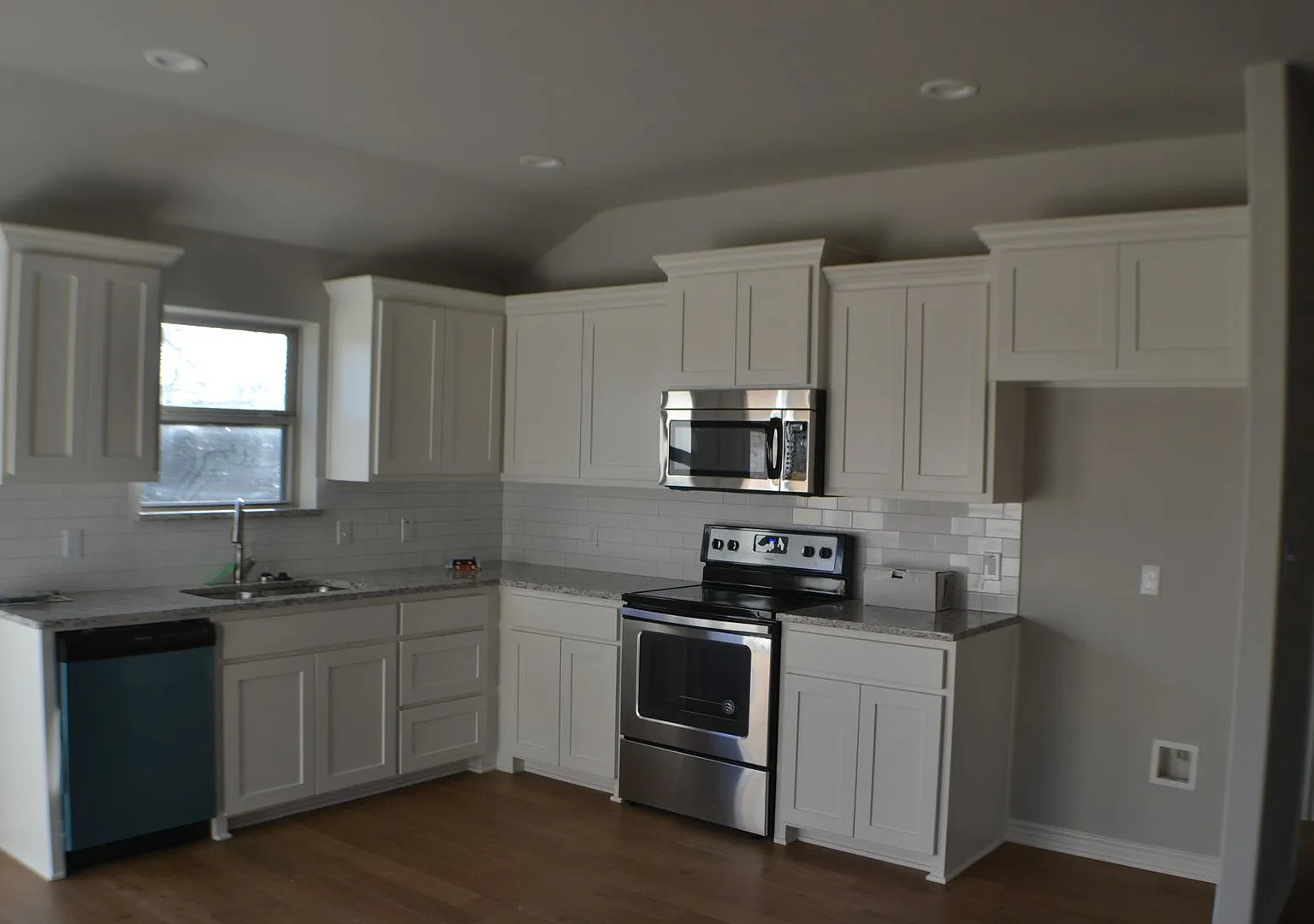 3 bed 2 bath House for Lease in Sherman — Photo 2