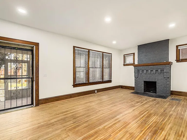 737 Bedford Ave — Photo 3