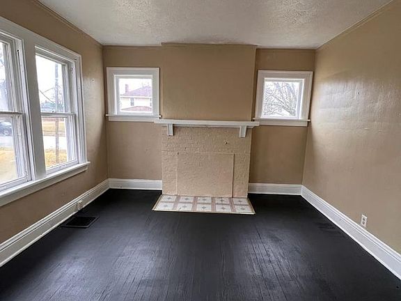 2nd image of 1504 Hermosa Pl
