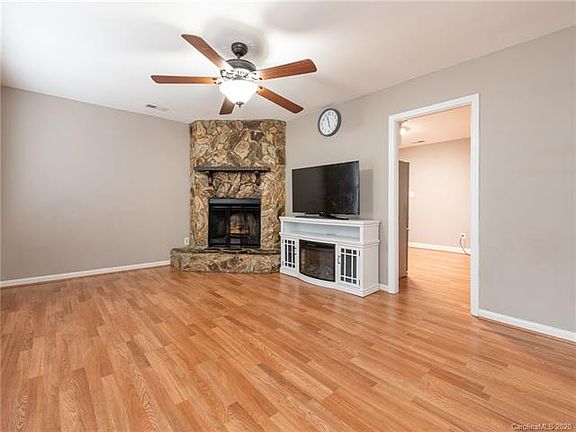 4th image of 6240 Bonnybrook Ln
