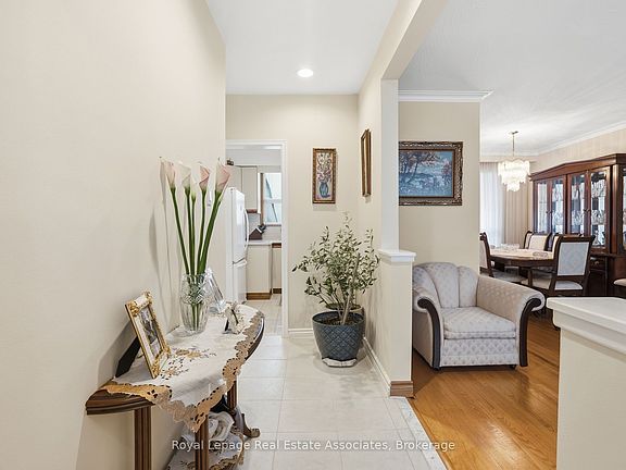 5th image of 2874 Weston Rd S