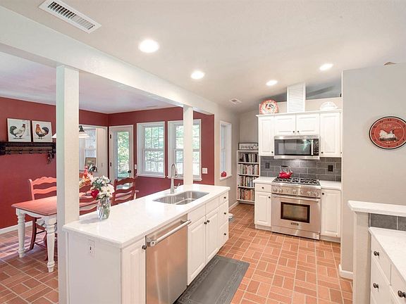 5th image of 471 Settlers Rd