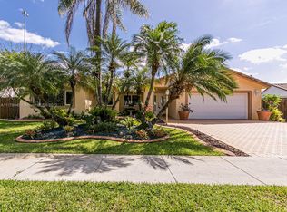 4760 E Hawkes Bluff Ave, Davie, FL 33331