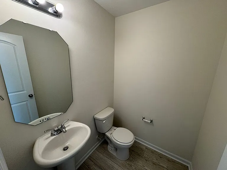 4820 Lynn Lee Cir — Photo 4