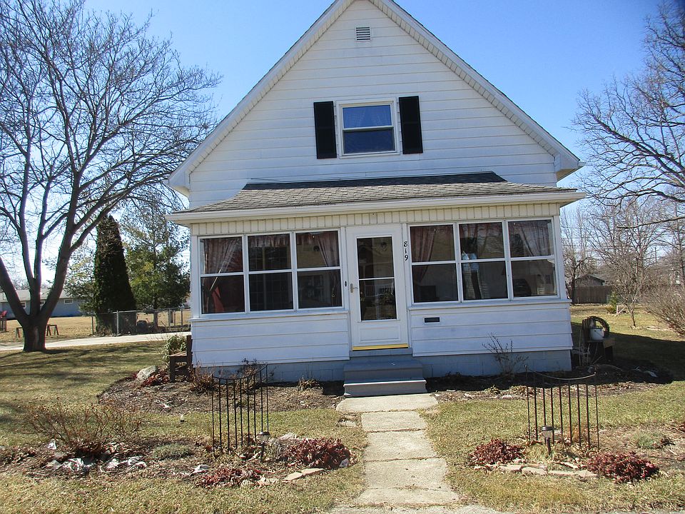 1st image of 819 Delaware Ave