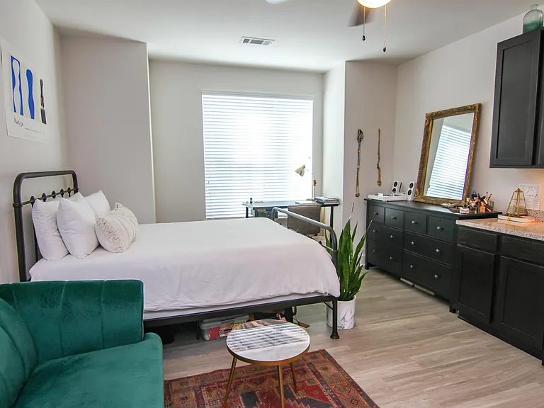 South Junction Apartments — Photo 52