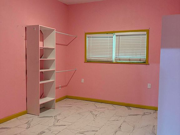 2nd image of 656 Sloan Cir
