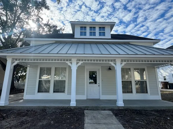 615 Crescent St, Biloxi, MS 39530