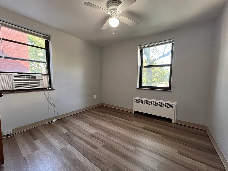 Royal Gardens Apartments — Photo 129