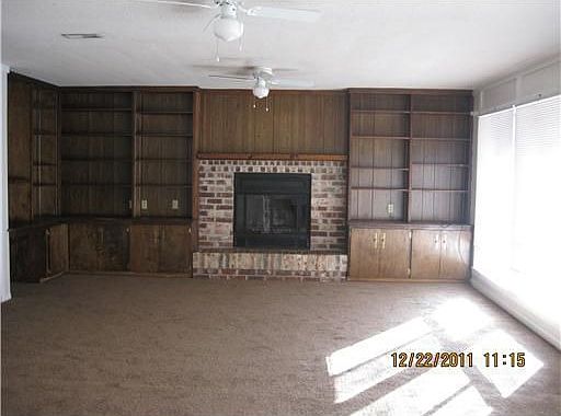 2nd image of 520 Barberry Dr