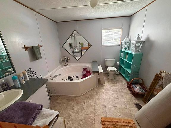 4th image of 81 Rustic Acres