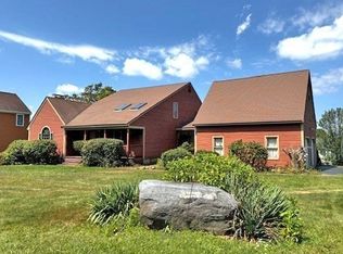 29 Highland View Dr, Sutton, MA 01590