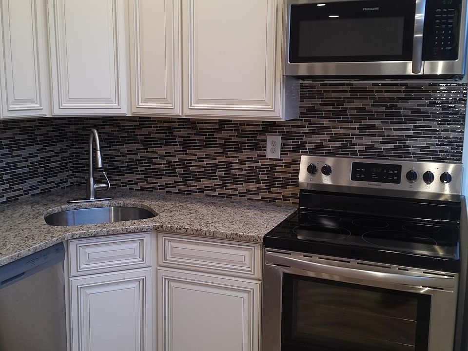 Kitchen....with new EVERYTHING!!