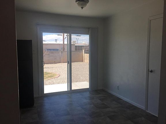 3rd image of 4105 Hermosa Dr NE