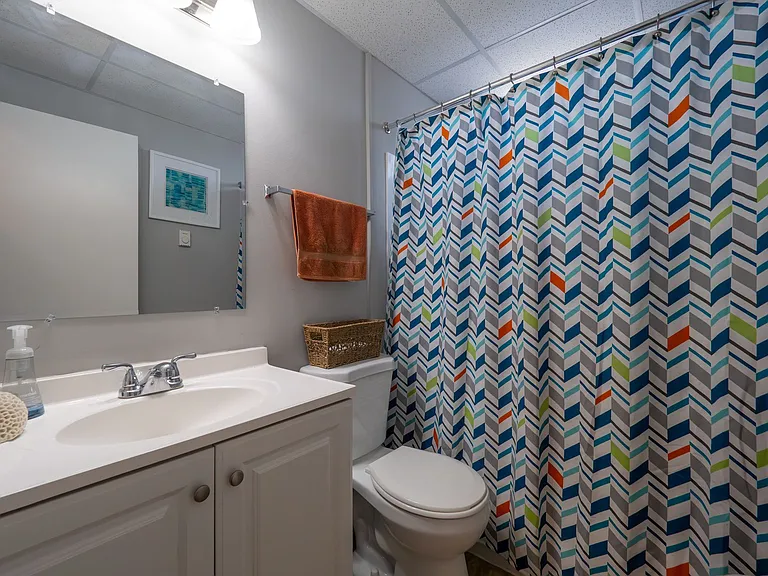 Allen Creek Apartments — Photo 9