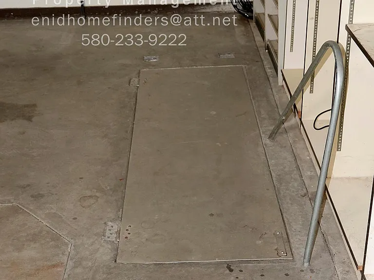 2117 Camelot Dr — Photo 13