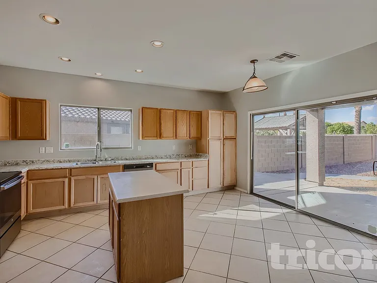 5030 W Glass Ln — Photo 12