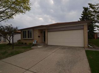 29499 El Dorado Plz, Warren, MI
