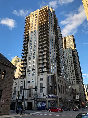 635 N Dearborn St Photo 1
